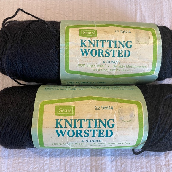 Vintage wool yarn 9 assorted skeins black and beige - Picture 3 of 5